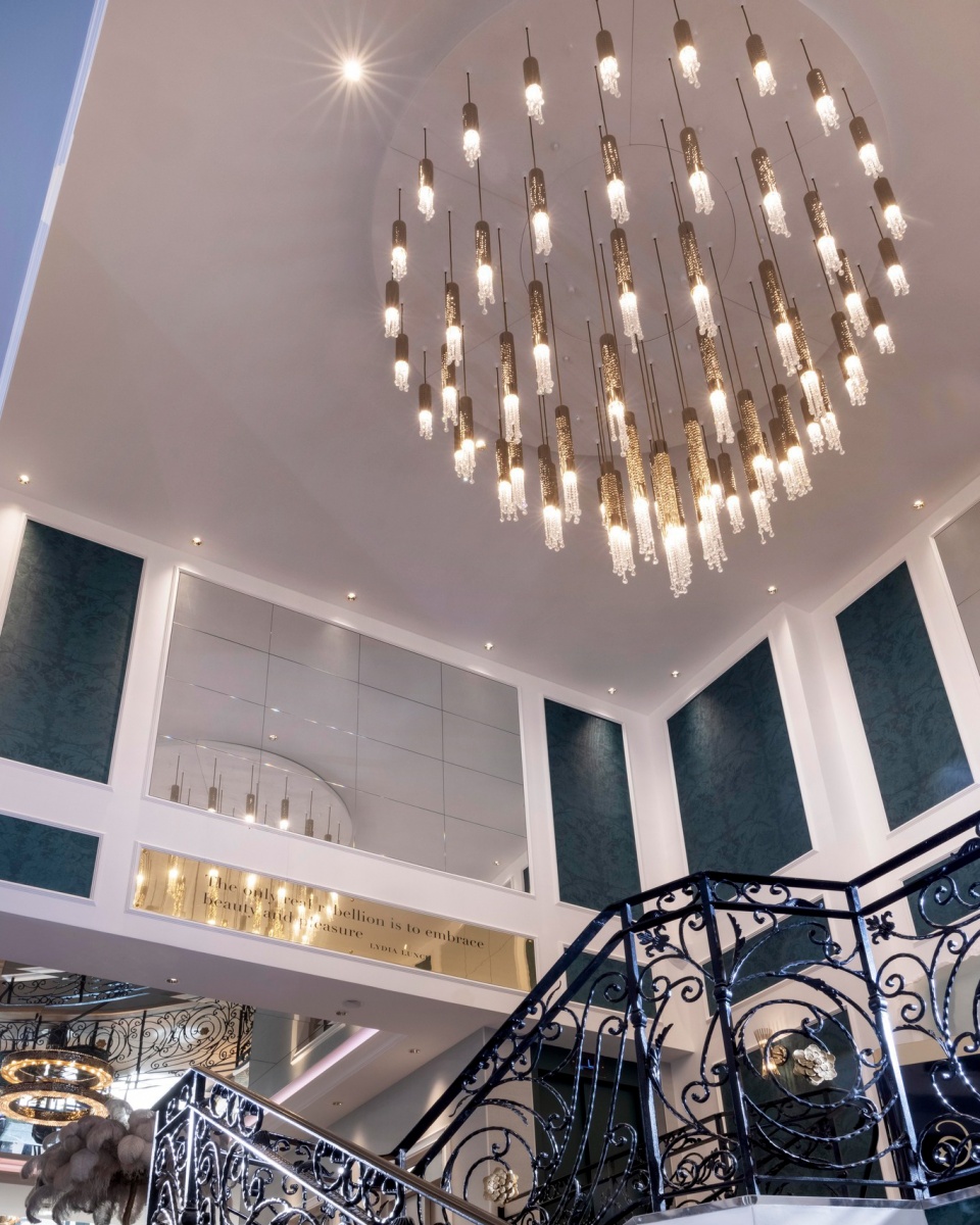 Jadore hotel lobby with Safi chandelier from Castro Lighting